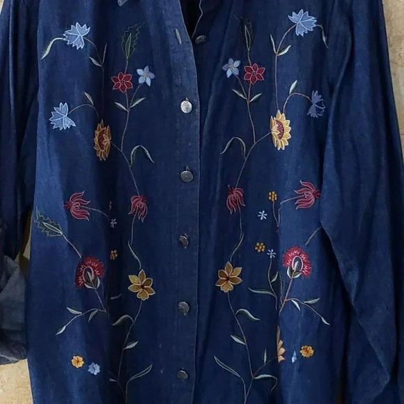 Sunflower embroidered Denim button down shirt - Picture 2 of 5